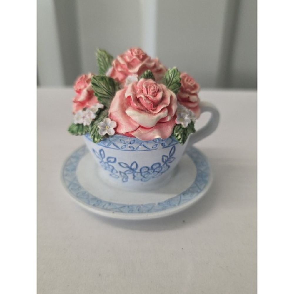 Avon Flower Of The Month‎ Musical Teacup 3.5"X3.5" Works